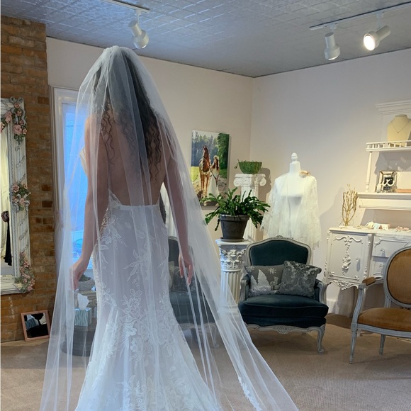 Lace wedding veil - worn once great condition - Picture 2 of 9